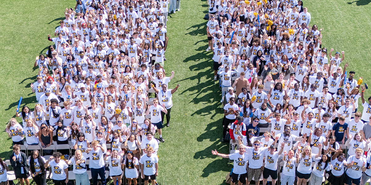 Image of the new first-year undergraduate class.